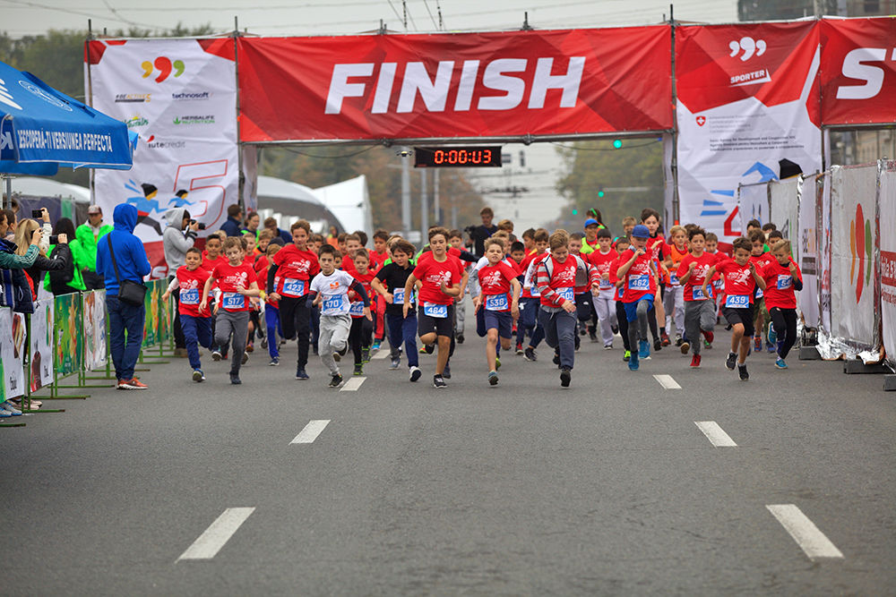 В Кишиневе прошли детские соревнования Kids Run Day by Naturalis