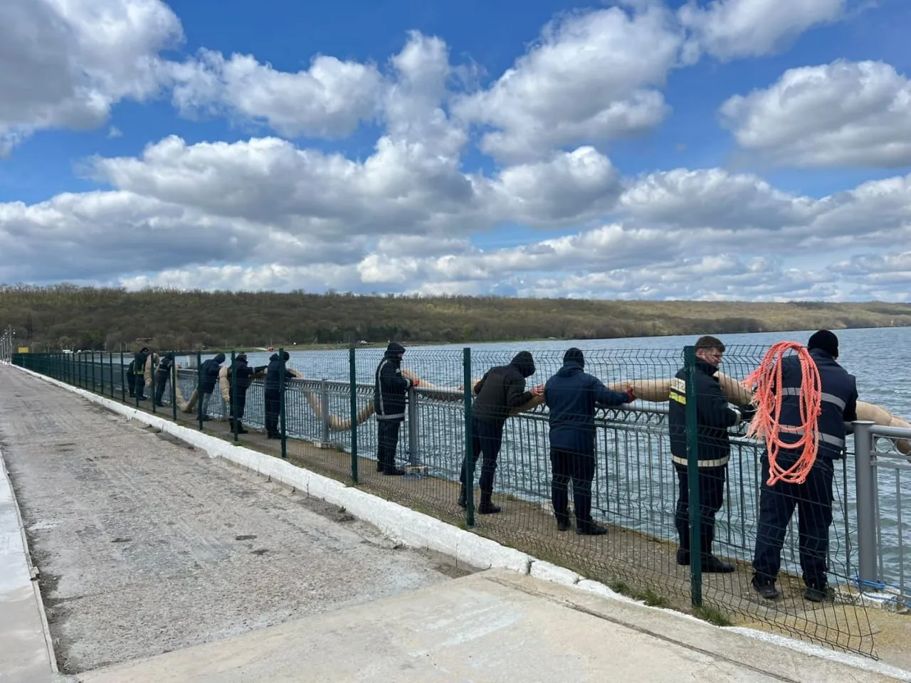 Lucrările de protecție pe râul Nistru continuă