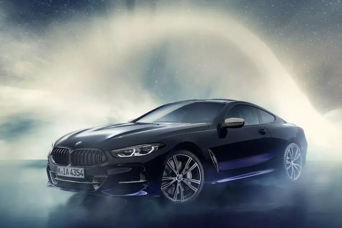 BMW украсила новую «восьмерку» кусочками метеорита