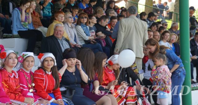 Традиционные конные скачки прошли на ипподроме в Чадыр-Лунге