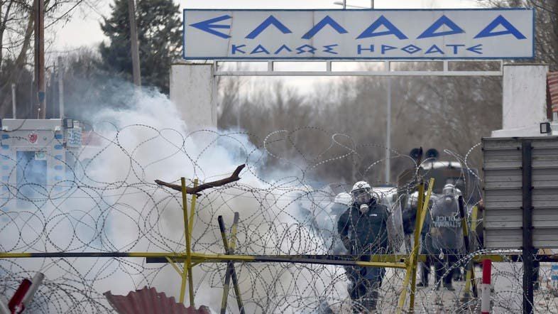 Столкновение полиции с беженцами на границе Турции и Греции попало на видео