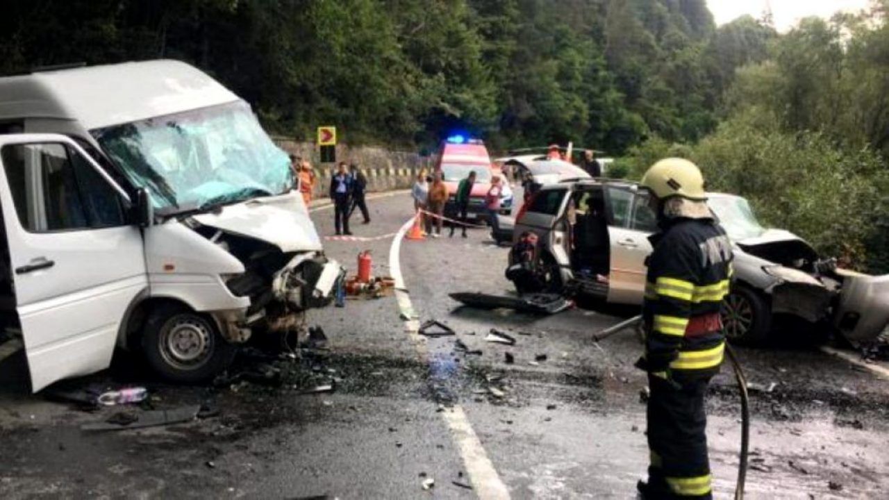 Серьезная авария с гражданами Молдовы в Румынии: 13 человек ранены