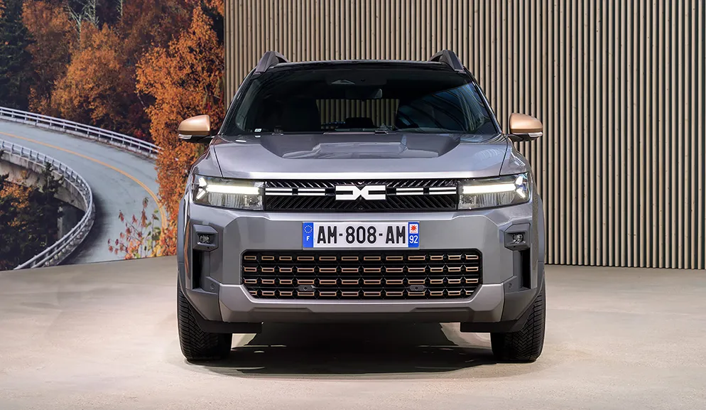 Duster на максималках: дебютировал новый кроссовер Dacia Bigster