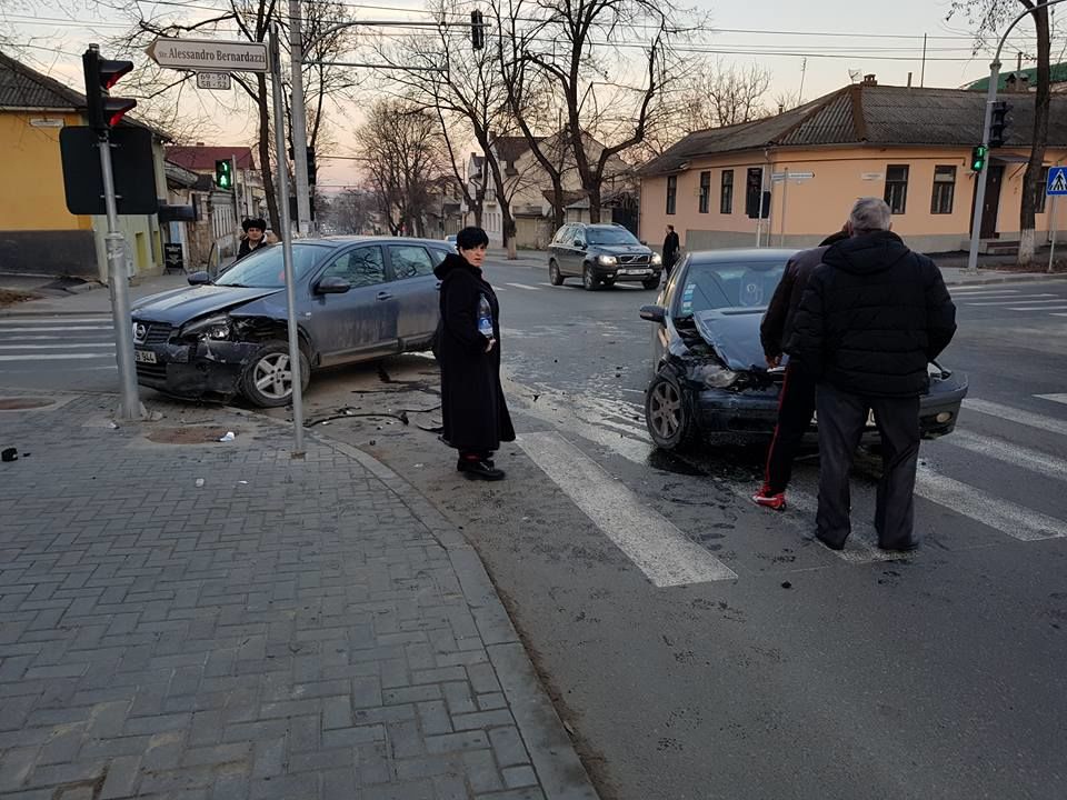 Accident în Capitală cu implicarea a două autoturisme