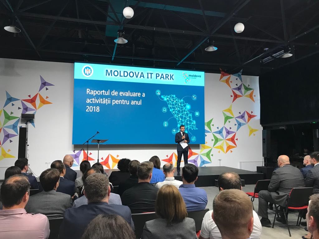 Средняя зарплата работников Moldova IT Park составляет 27900 леев