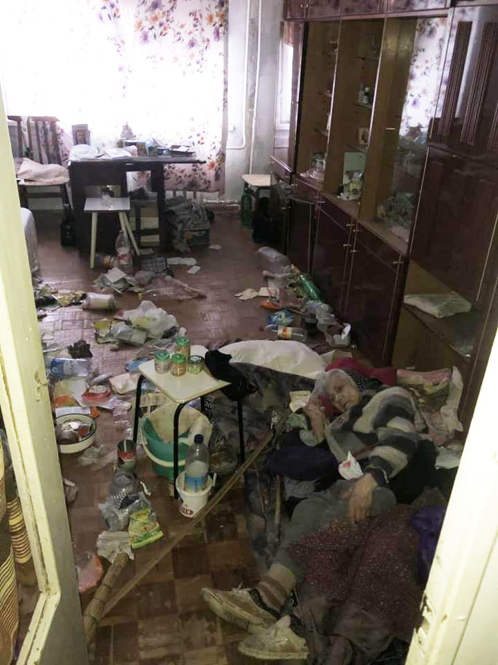 Пожилую женщину бросили умирать родственники-опекуны