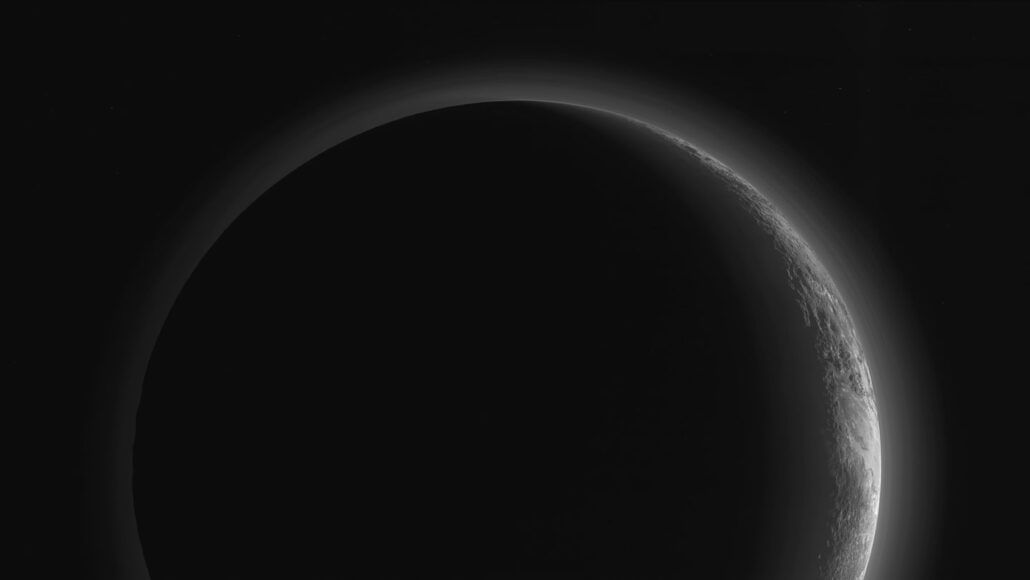 NASA опубликовало снимок темной стороны Плутона