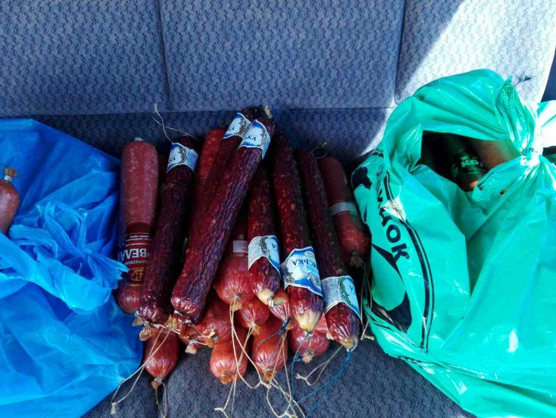 Около 200 кг мясных изделий без документов было задержано пограничниками