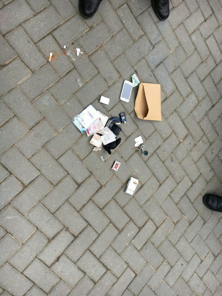 Cine este funcționarul cu heroină, reţinut de mascaţi în centrul Capitalei