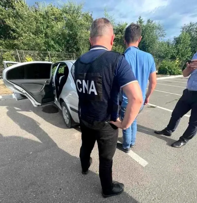 Обыски у партии "Возрождение": советник из Окницы задержан при передаче $30 000