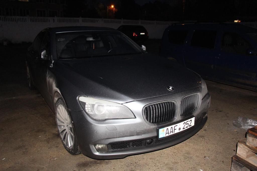 Задержан один из водителей, устроивших гонки на пешеходной аллее