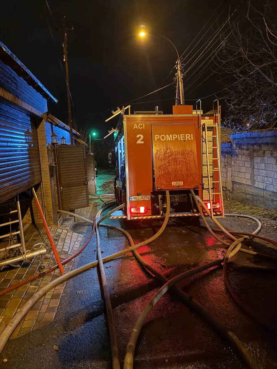 Incendiu într-un complex locativ din orașul Codru