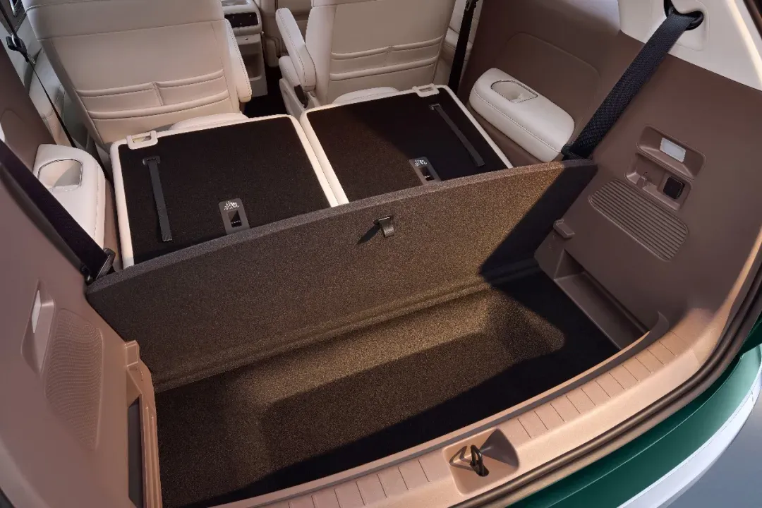 Wuling Starlight L: 6 мест, простор и комфорт от 26 990€