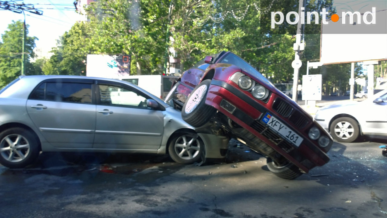 ДТП на Буюканах парализовало утреннее движение в столице