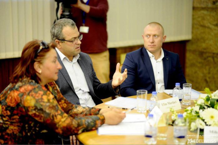 Учредитель Фонда „Edelweiss” Влад Плахотнюк поздравил примаров, победителей конкурса «Село будущего»