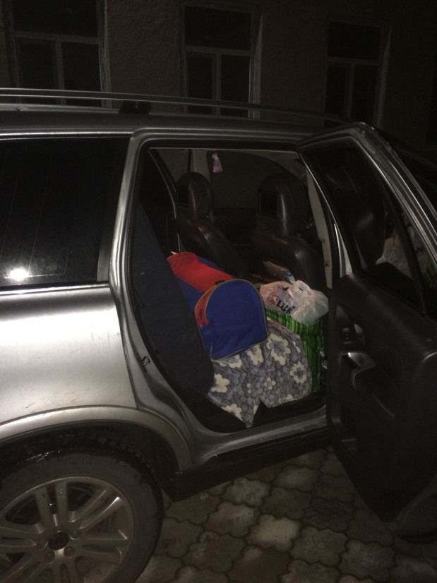 Пограничные полицейские изъяли незадекларированную партию одежды