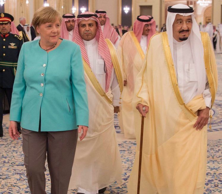 Angela Merkel a refuzat să poarte vălul islamic în Arabia Saudită