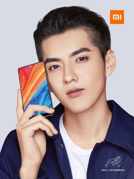 Xiaomi Mi Mix 2s показали на официальных постерах