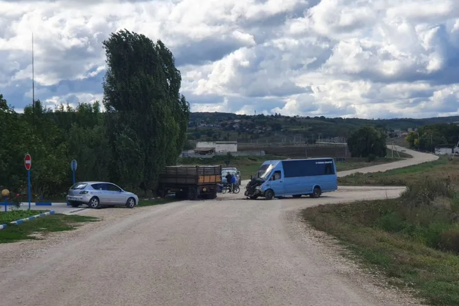 Пассажирский автобус Кишинев-Тараклия попал в ДТП