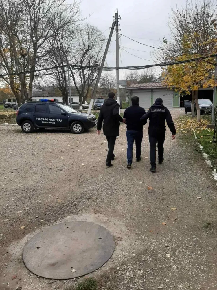 Появились фото задержанного утром экс-депутата Владимира Андронаки