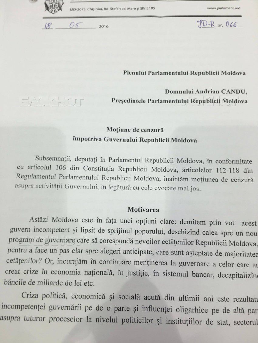 Игорь Додон представил проект по вынесению вотума недоверия правительству Филипа