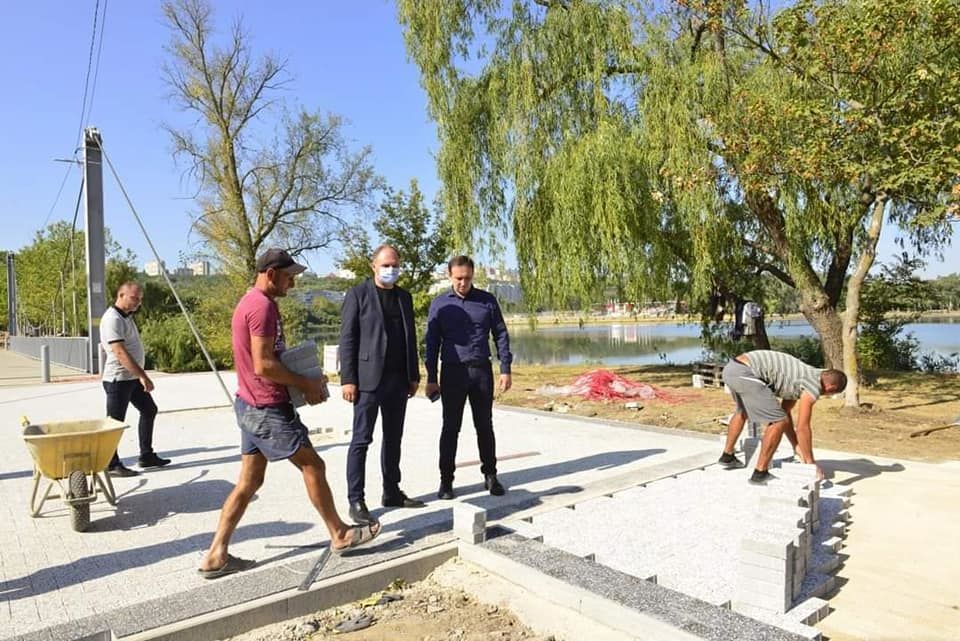 Ко Дню города должна быть готова часть зеленой зоны парка La Izvor