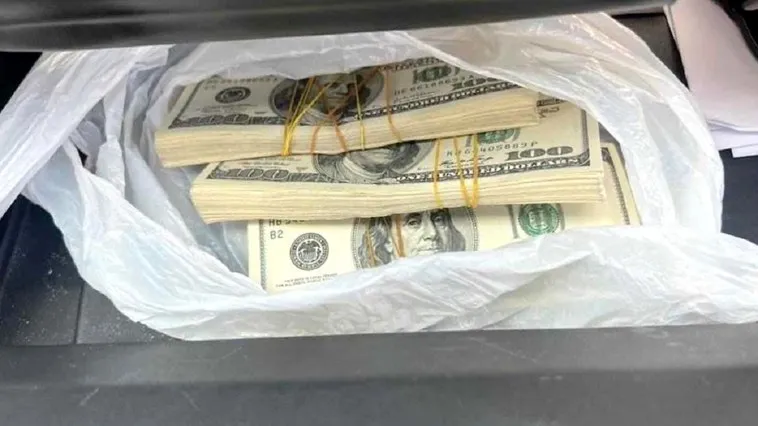 Обыски у партии "Возрождение": советник из Окницы задержан при передаче $30 000