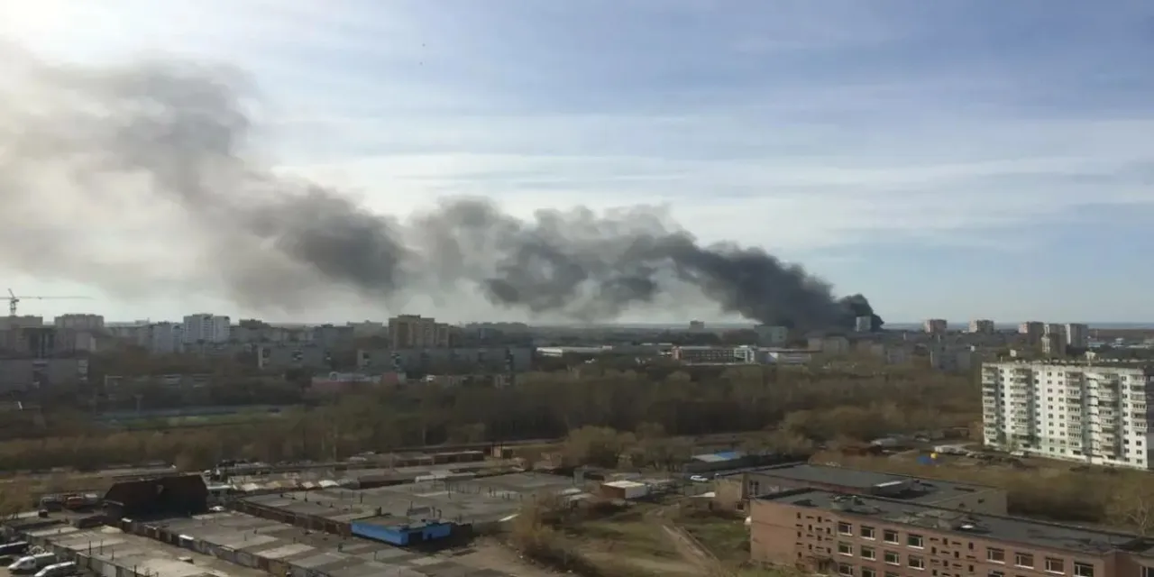 При пожаре на пороховом заводе в российском городе погибли два человека