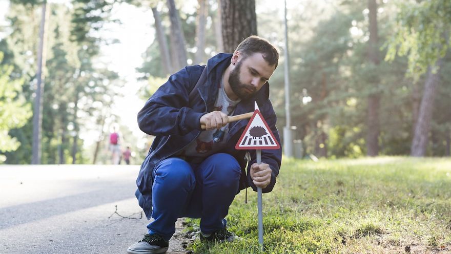 În capitala Lituaniei au fost instalate marcaje rutiere pentru fraţii noştri mai mici