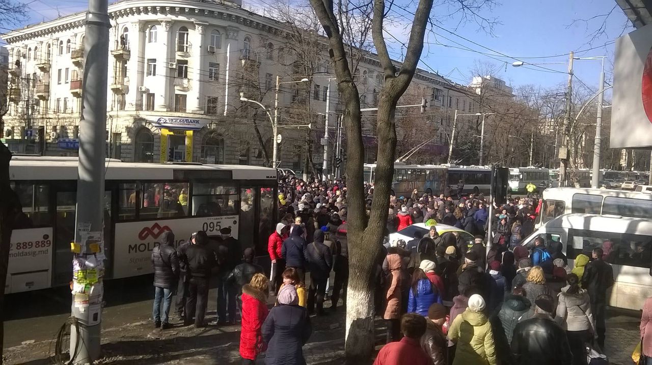 Протестующие торговцы перекрыли бульвар Штефана чел Маре