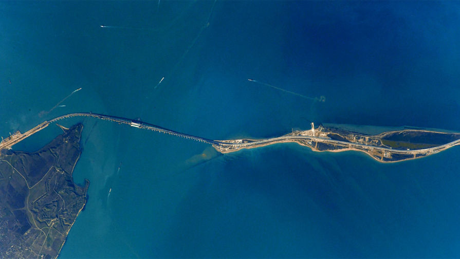 Крымский мост сфотографировали из космоса