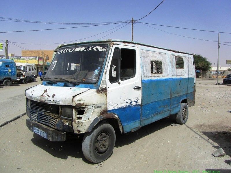 Dezastru! Cum arată microbuzele de linie într-o ţară din Africa