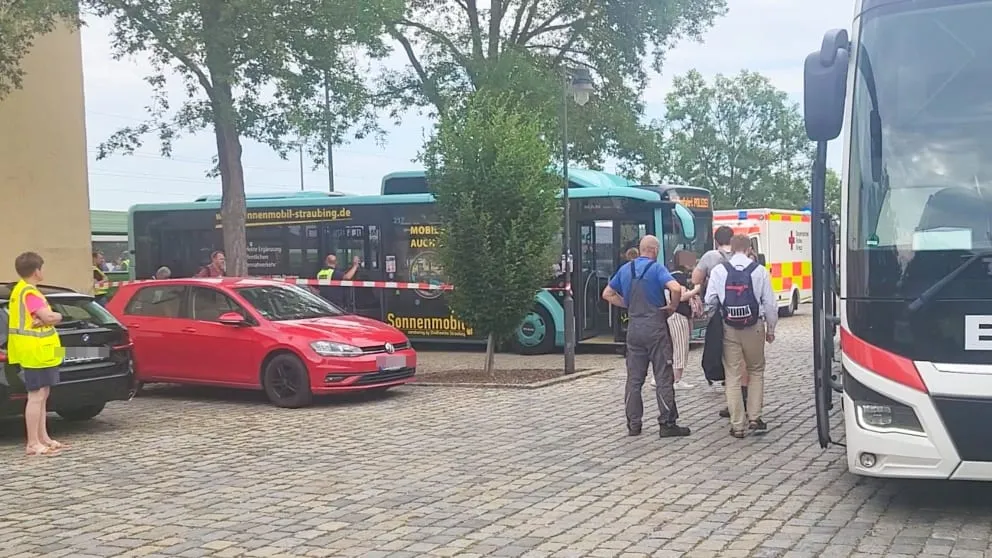 Un bărbat a atacat cu toporul pasagerii unui tren din Germania