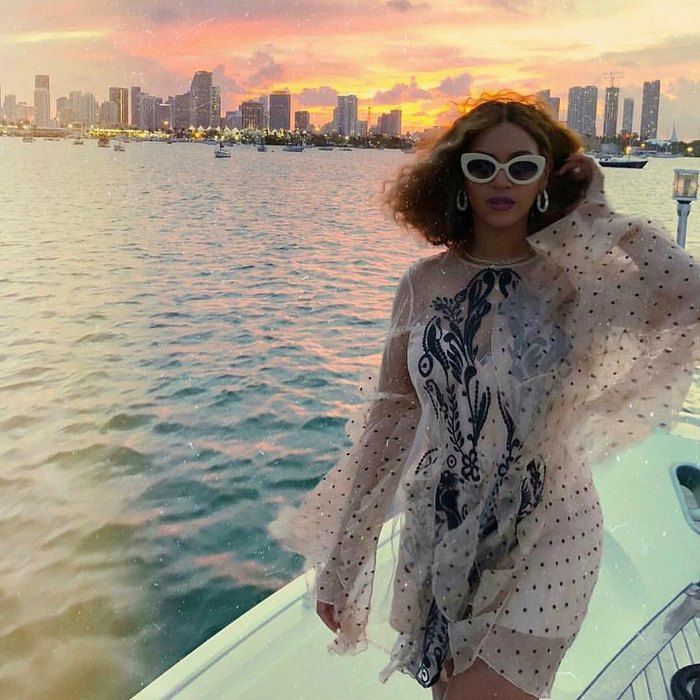 Beyonce și-a surprins fanii cu un nou look
