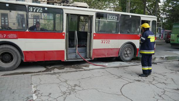 Un troleibuz s-a aprins în centrul capitalei