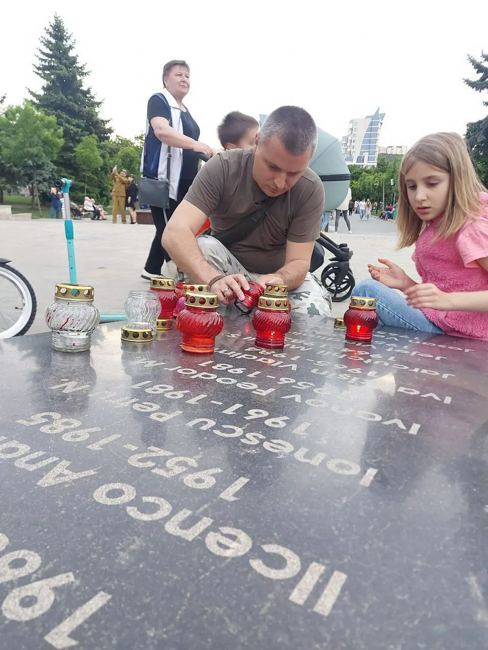 В столичном парке "Сыновьям Родины - вечная память" отметили годовщину его создания