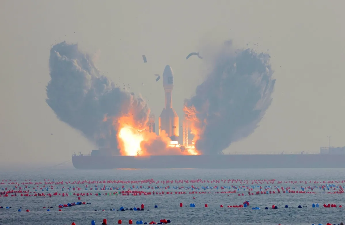 Самая мощная твердотопливная ракета отправилась в первый полет