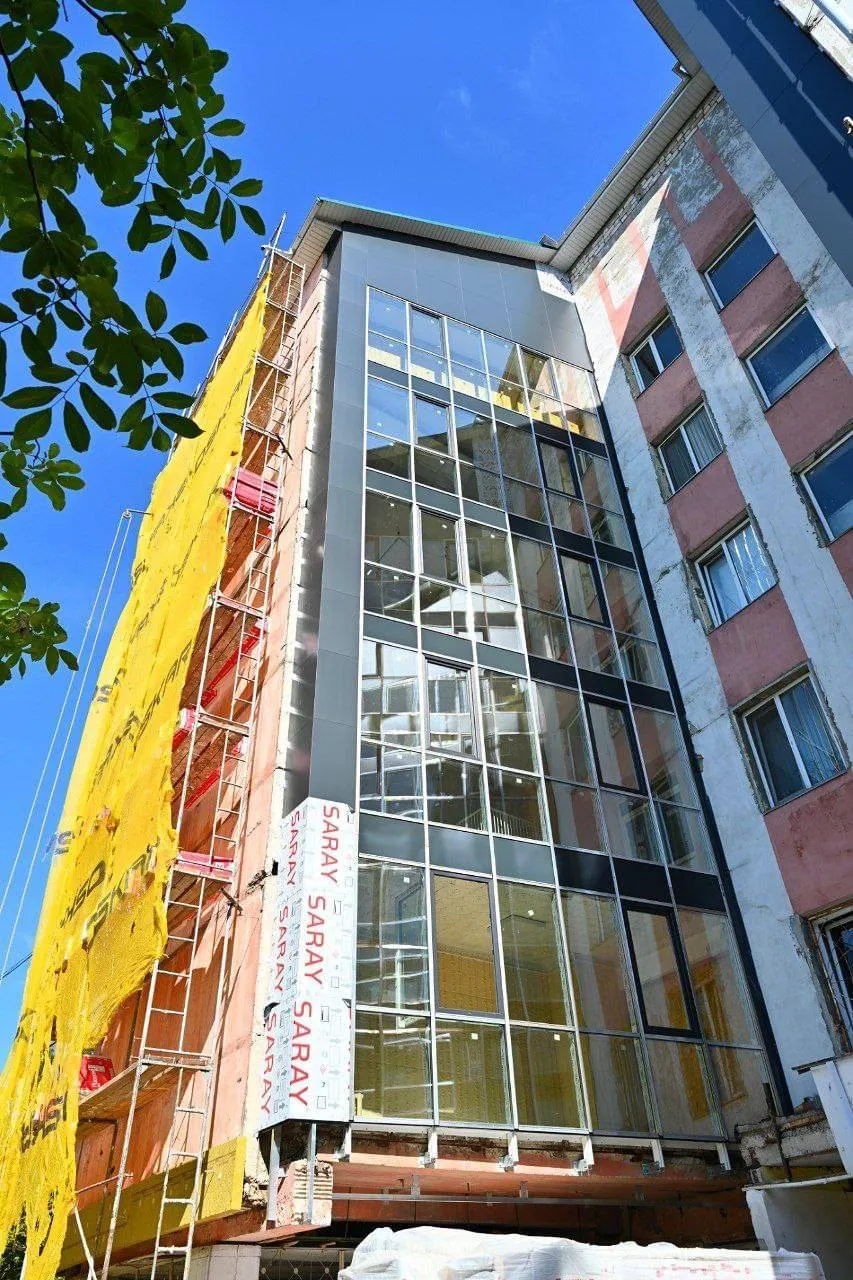 Выполнено 75% работ по ремонту детской клинической больницы "Валентин Игнатенко"