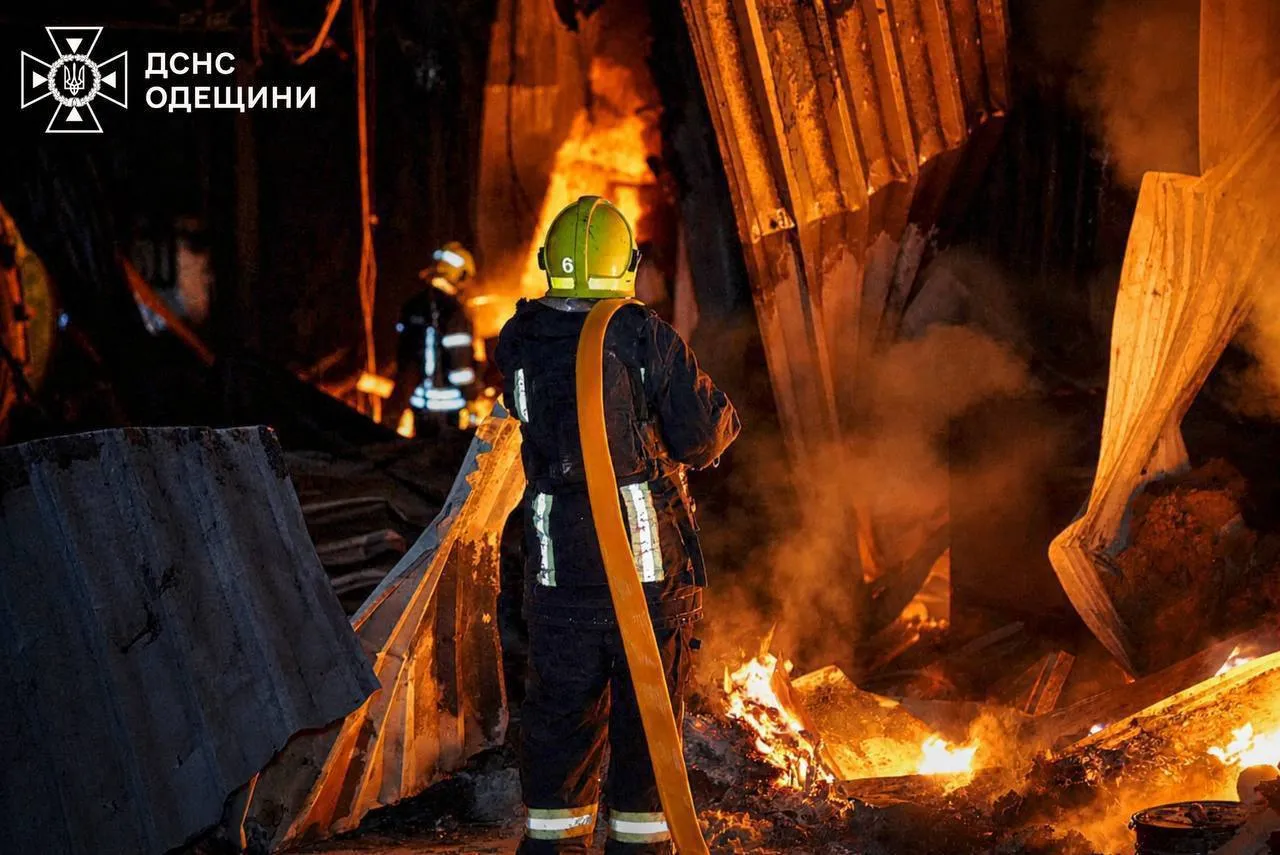 Россия атаковала жилые дома и порт в Одесской области: есть погибшие и раненые