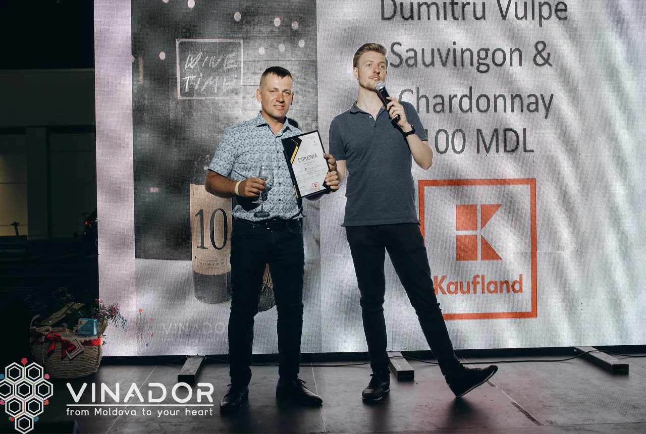 Большая дегустация белого вина на парковке Kaufland Testemițanu