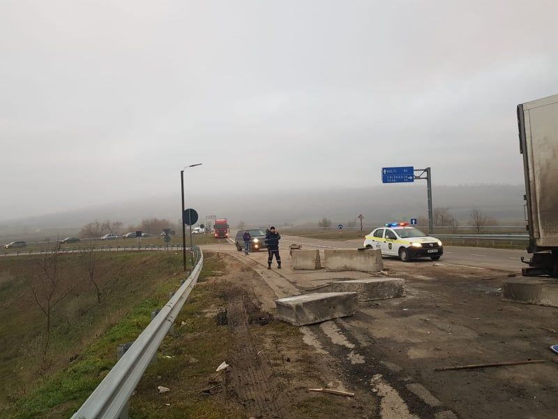 Серьезное ДТП в Калараше: столкнулись два большегруза