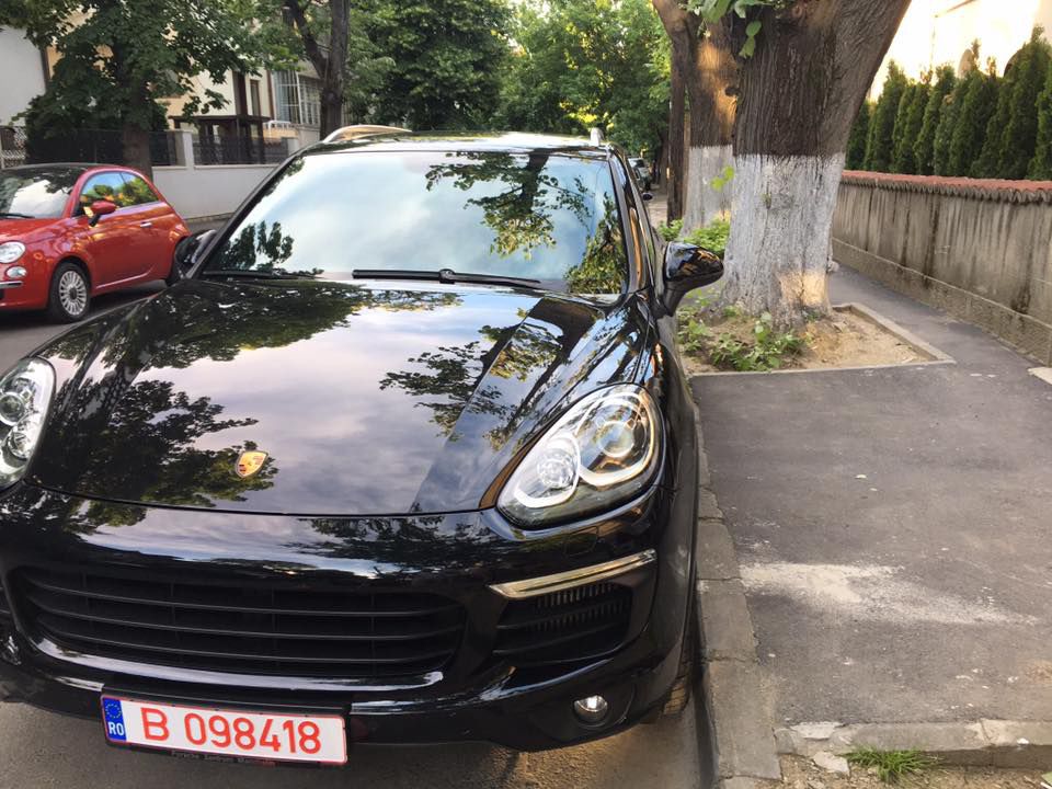 Oana Zăvoranu şi-a schimbat din nou maşina. Ce "bijuterie" are în garaj