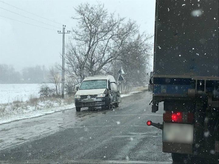 В Кантемирском районе произошло ДТП: автомобиль столкнулся с трактором