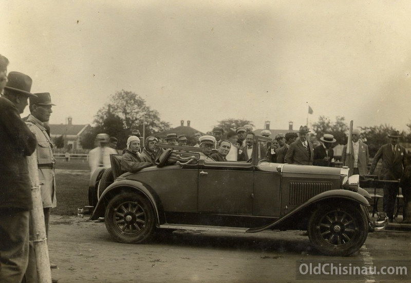 Опубликованы фотографии с автопробегов из Кишинева в 1928-1929 годах