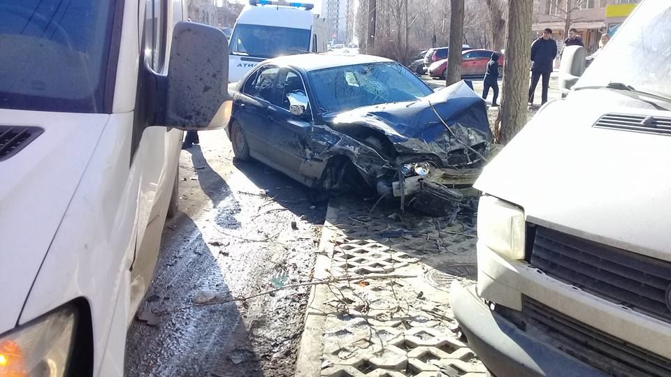 ДТП на Чеканах: У БМВ отвалилось колесо