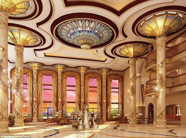Disneyland Shanghai se deschide astăzi în China. Noul parc de distracții de peste 5 miliarde de dolari