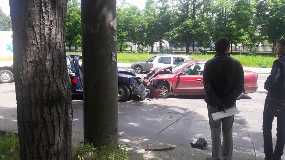 На Албишоаре из-за аварии с участием такси образовались большие пробки