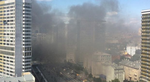 Incendiu în centrul Moscovei: Un zgârie-nori a fost cuprins de flăcări