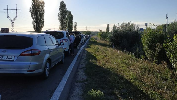 На КПП "Паланка-Маяки-Удобное" снова образовались очереди