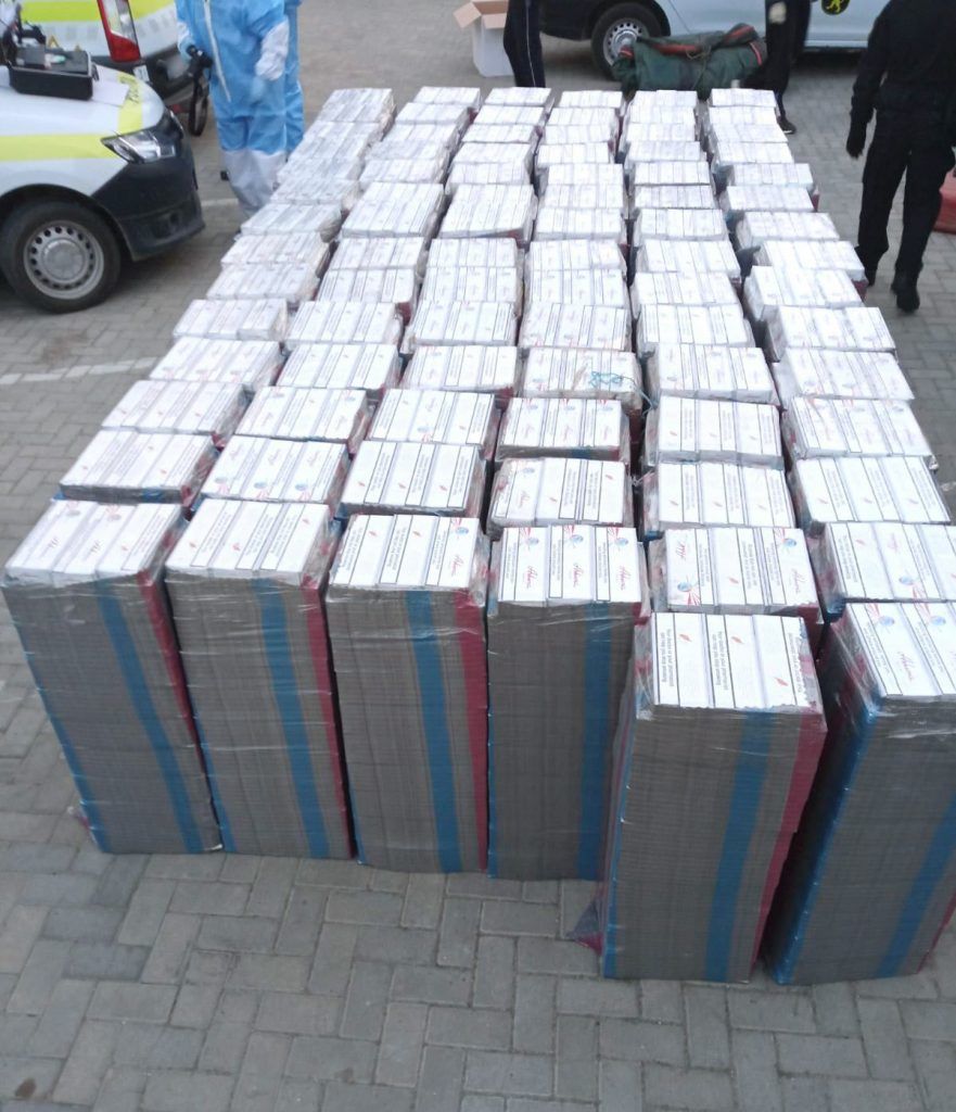 Микроавтобус с грузом контрабандных сигарет остановили в Кагуле: задержаны шесть человек